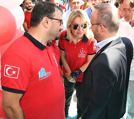 “Sağlık Çalışanlarımızın Haklarını İyileştirmeye Devam Ediyoruz”