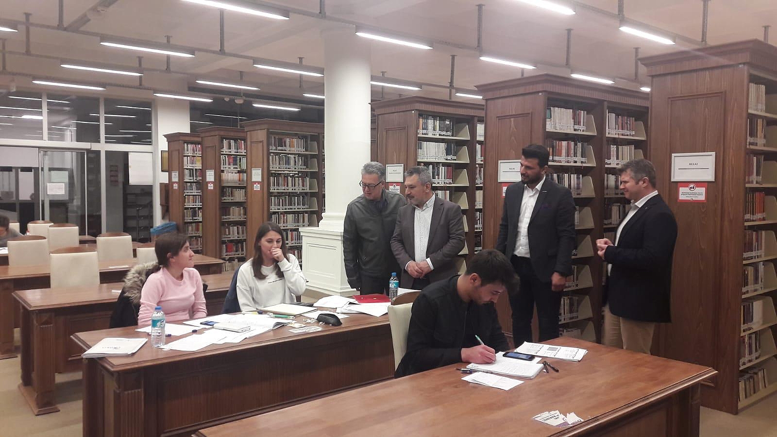 ÇOMÜ'lü öğrencilere Genç MÜSİAD'tan çorba sürpriz