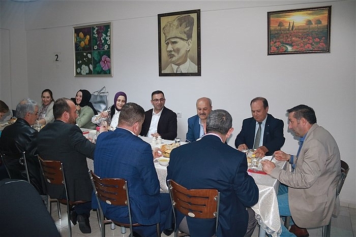 Biga Belediyesi'nden Huzurevi'nde iftar yemeği