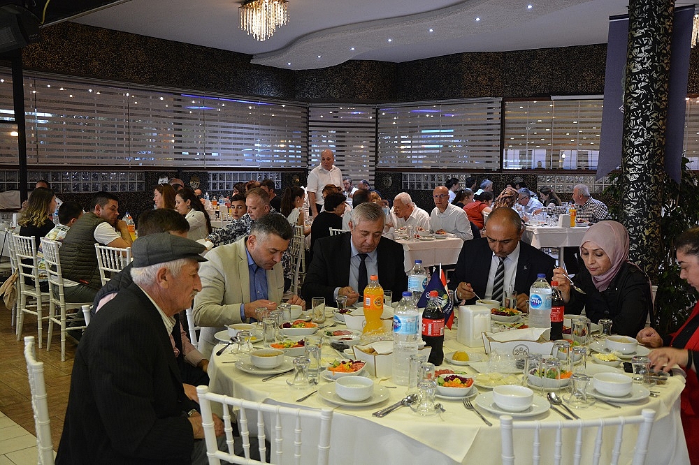ÇANAKKALE TİCARET BORSASI GELENEKSEL İFTAR YEMEKLERİNİN SONUNCUSUNU  ÇANAKKALE MERKEZ’DE GERÇEKLEŞTİRİLDİ.