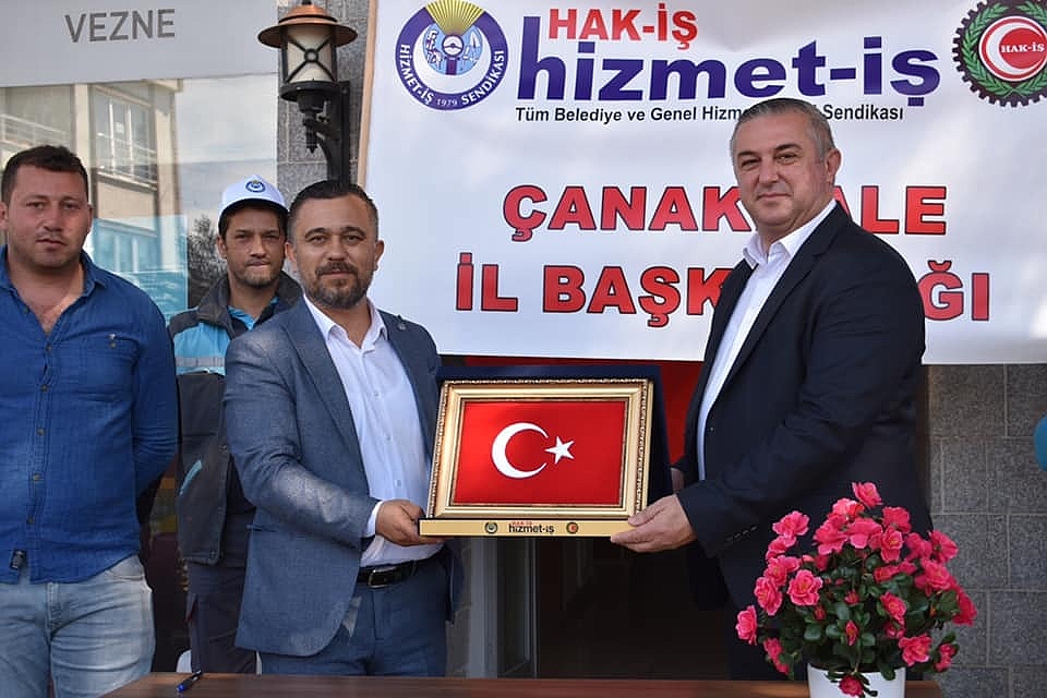 Başkan Oruçoğlu rekor zamla işçilere çifte bayram yaptırdı