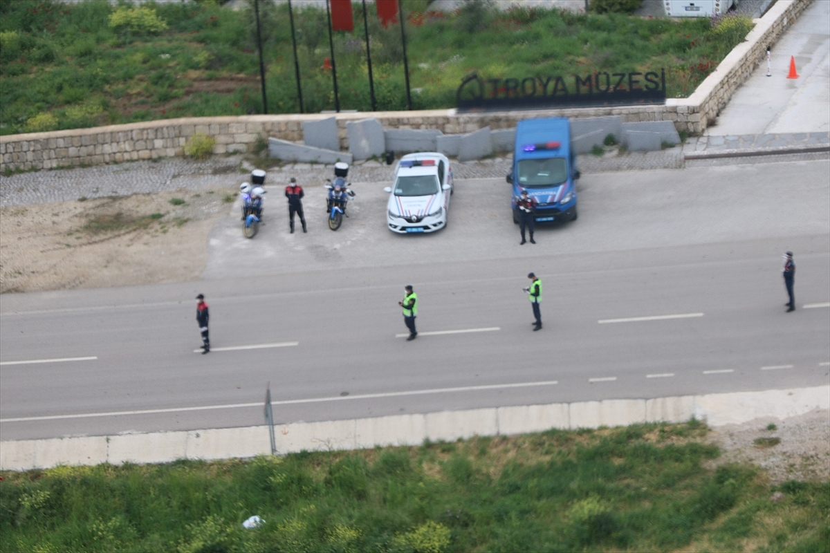 Çanakkale'de jandarmadan helikopterle trafik denetimi