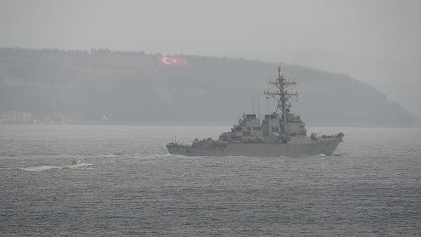 ABD savaş gemisi Çanakkale Boğazı'ndan geçti