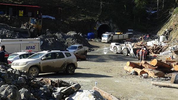Göçük altında kalan maden işçisini arama çalışmaları 3'üncü gününde sürüyor