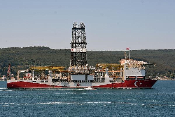 2021/06/yavuz-sondaj-gemisi-canakkale-bogazindan-gecti-0ea89d091fda-1.jpg