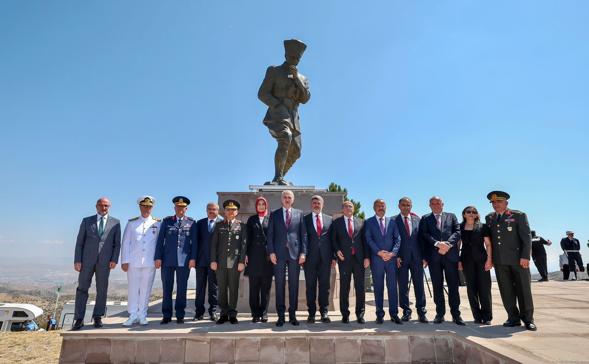 “Biz, zaferin ruhunu Çanakkale’den biliriz”