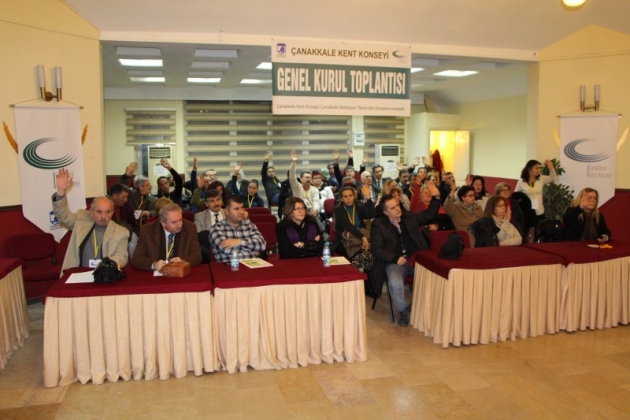 Şiddetli Lodos Çatıları Uçurdu, Enerji Hatlarını Kopardı