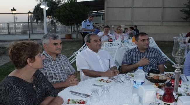 Çanakkale Emniyet Müdürlüğü'nden Şehit Ailelerine İftar Yemeği