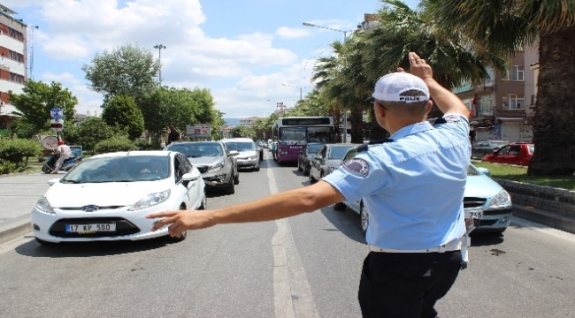 Çanakkale'de Feribot Kuyruğu