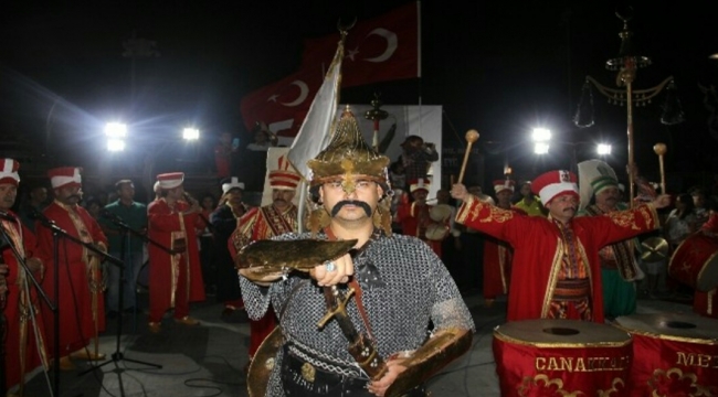 Canakkale'de Mehteranlı Demokrasi Nöbeti