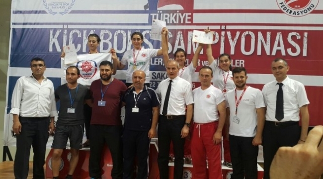 Kick Boks Takımı Madalyayla Döndü