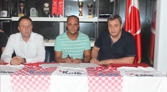 ÇANSPOR YENİ HOCASIYLA İMZALARI ATTI