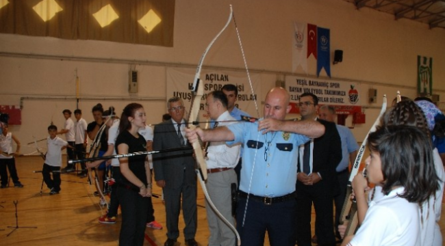 Bayramiçli Öğrencilere Okçuluk Eğitimi