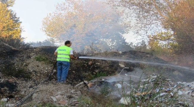 Çöplük haline getirilen alanda yangın