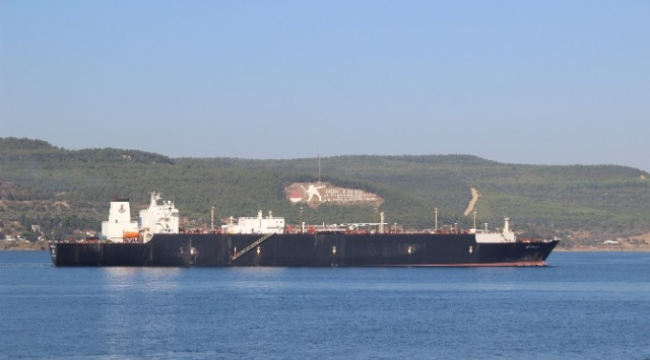 Doğalgaz Tankeri Çanakkale Boğazı'ndan Geçti