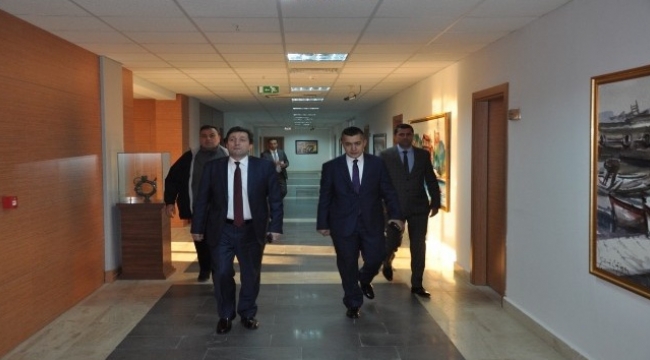 Vali Tavlı İl Özel İdaresini ziyaret etti