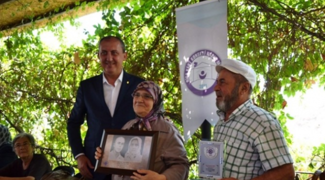 Yarım Asır Bir Yastığa Baş Koyanlara Ödül