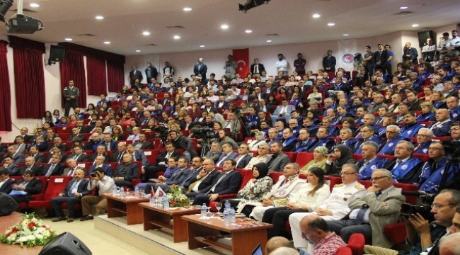 ÇOMÜ’de akademik yıl açılış töreni yapıldı