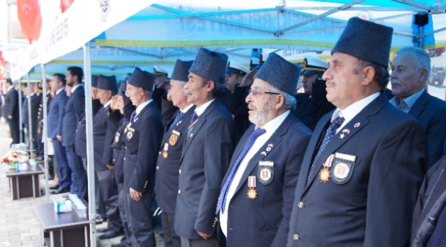 Lapseki'de Cumhuriyet Bayramı Törenle Kutlandı