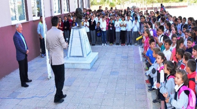 Lapseki’de ilköğretim öğrencileri atık pil toplamak için yarıştı