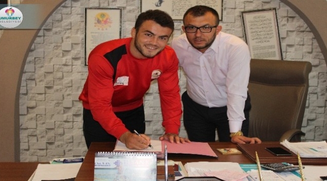Umurbey Belediyesi güreş kulübü gücüne güç kattı