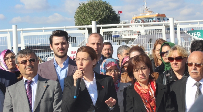 AK Parti demokrasi şehitleri için talep etti, CHP ’hayır’ dedi