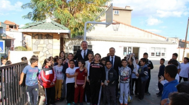 Biga Belediyesi'nden Öğrencilere Anlamlı Hediye
