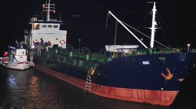 Çanakkale’de yük gemisinde nefes kesen mülteci operasyonu