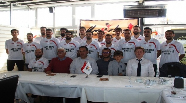 Umurbey Belediyesi Basketbol Takımı görücüye çıktı