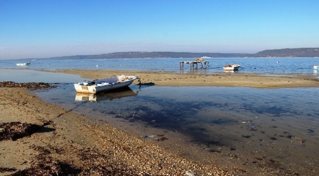 Çanakkale’de deniz 20 metre çekildi