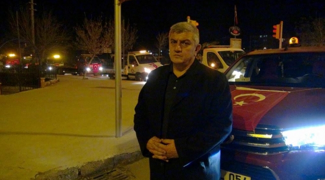 Çanakkale’de oto kurtarıcılar, terör saldırılarını protesto etti.