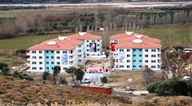 Gökçeada Belediyesi sosyal konutlarının ve çevre düzenlemesi işi tamamlandı