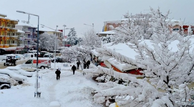 Kar 1 metreye ulaştı