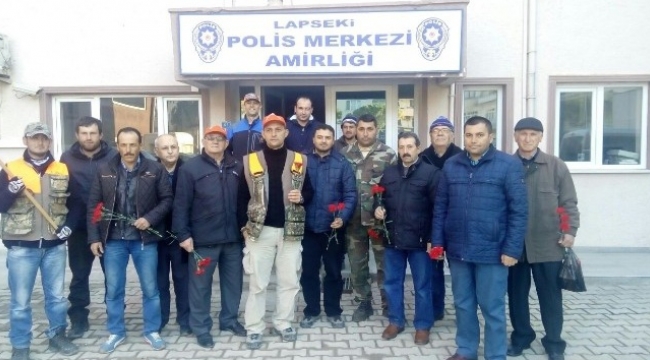 Lapsekili avcılar Emniyet Müdürlüğünü ziyaret etti