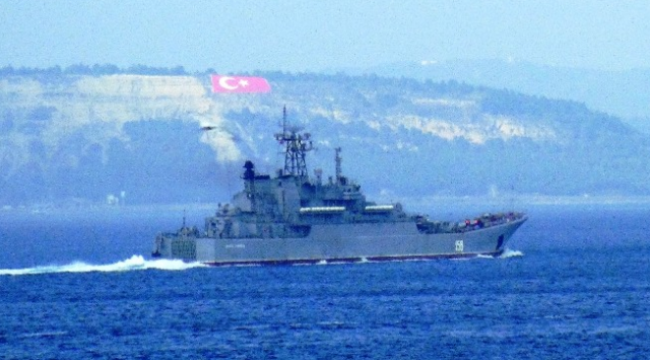 Rus Savaş Gemisi Çanakkale Boğazı'ndan Geçti