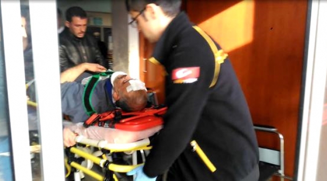 Bayrak Direğinden Düşen İşçi Hastaneye Kaldırıldı