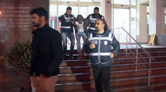 Çanakkale’de bir büfedeki 2 kişiyi öldürdüğü iddiasıyla gözaltına alınan şahıs çıkarıldığı mahkemece tutuklandı