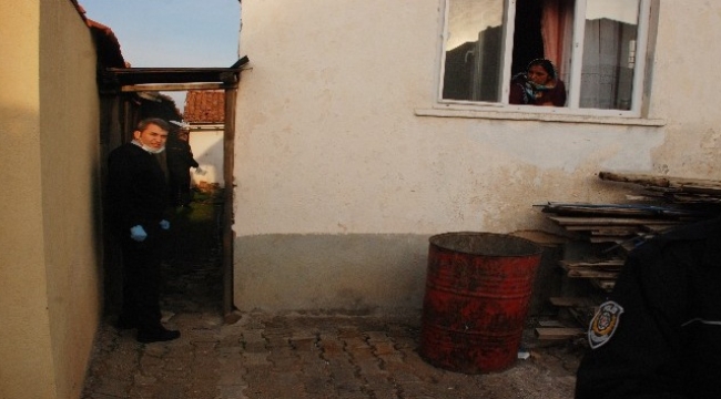 Çanakkale'de Emekli postacı evinde ölü bulundu