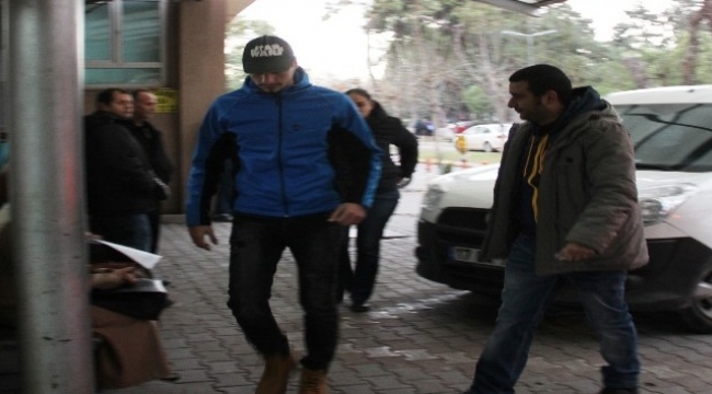 Kediye işkence yapanlar gözaltında