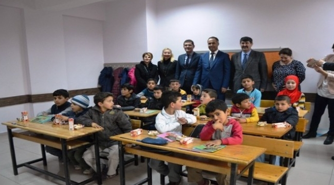 Biga’da Suriyeli çocuklar için sınıf açıld