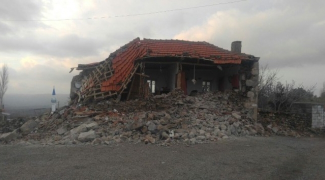 Çanakkale’deki deprem Bayırköy’de büyük hasara yol açtı