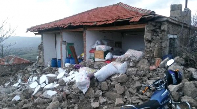 Çanakkale Deprem Ev Çöktü, 2 Yaralı