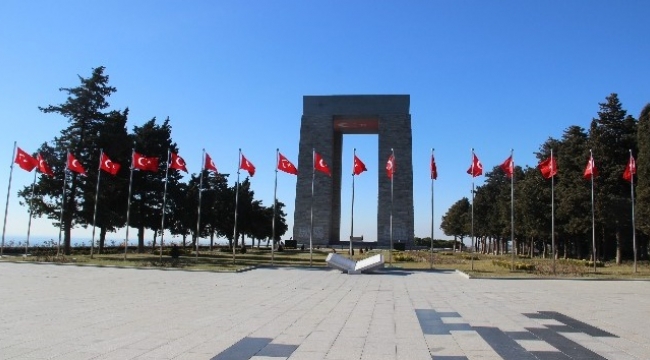 Şehitliklerde beş vakit ezan okunuyor