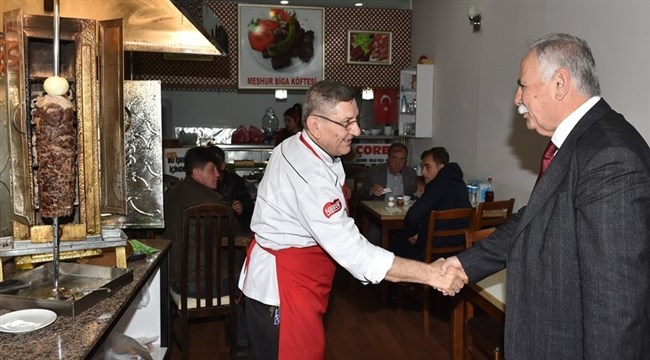 Başkan Gökhan Çarşı Esnafıyla Bir Aradaydı