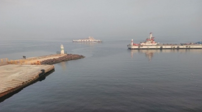 Çanakkale’de yoğun sis deniz ulaşımını etkiledi