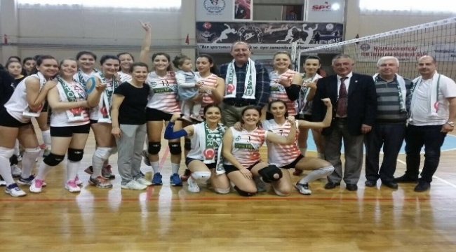 Çiçeklidedespor Bayan Voleybol Takımı 2’nci ligde