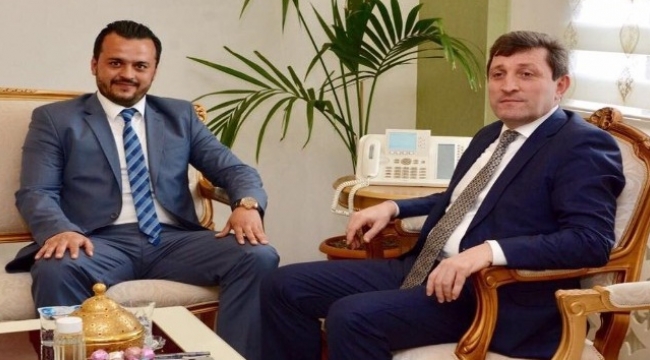 Lapsekili iş adamları Vali Orhan Tavlı’yı ziyaret etti