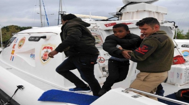Çanakkale’de 28 kaçak göçmen kurtarıldı