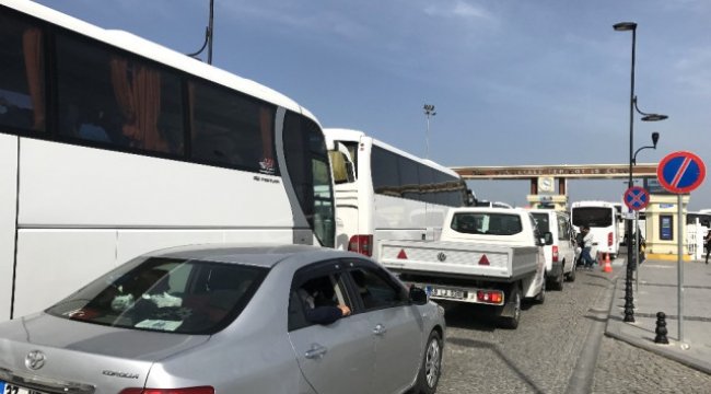 Çanakkale'de Araç Kuyruğu
