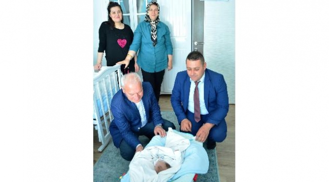 Lapseki’de yeni doğan bebek ziyaretleri
